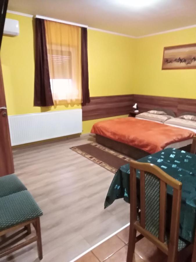 Boglarka Vendeghaz Apartment Mosonmagyaróvár Екстериор снимка