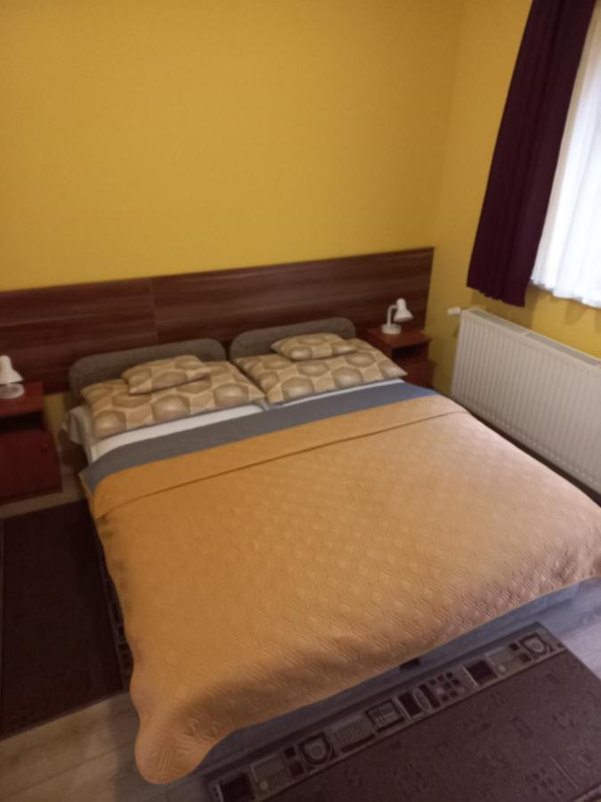 Boglarka Vendeghaz Apartment Mosonmagyaróvár Екстериор снимка